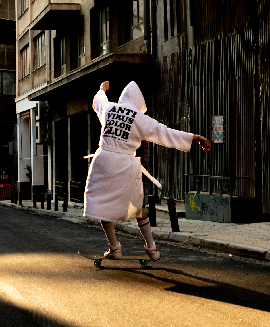 COLOR ANTIVIRUS COLOR CLUB HOODED BATH ROBE WHITE