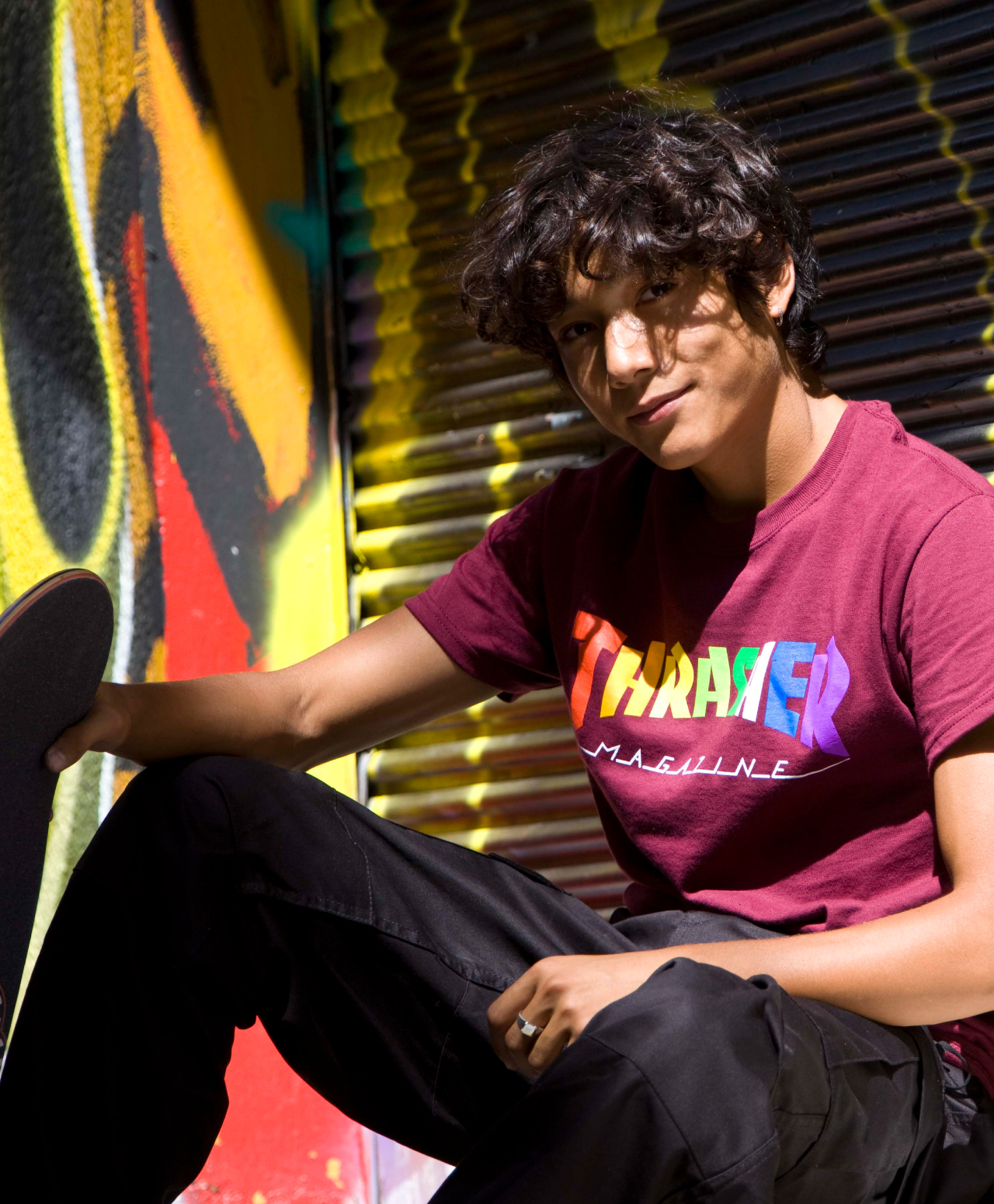 THRASHER RAINBOW MAG TEE MAROON