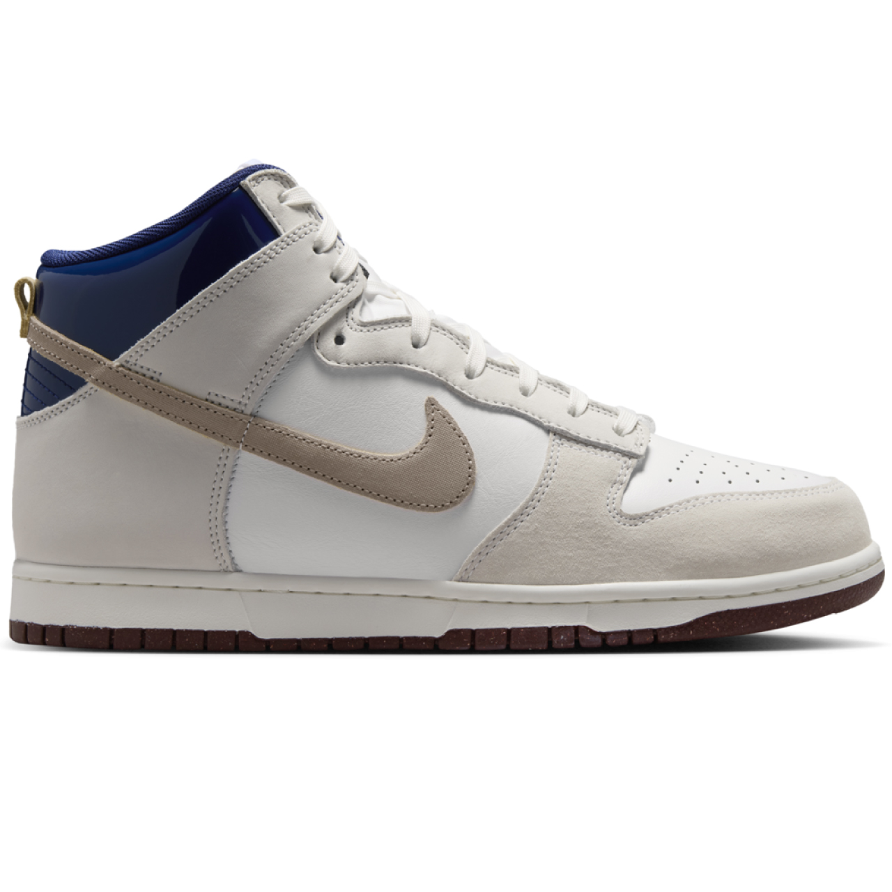 NIKE SB X BEYOND SKATESHOP DUNK HIGH WHITE/IVORY-SAND DUNE-BLUE VOID-DARK TEAM RED