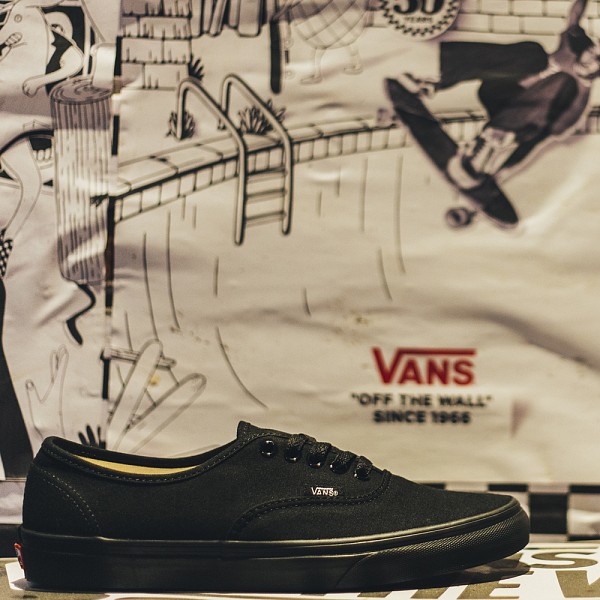 VANS AUTHENTIC BLACK/BLACK