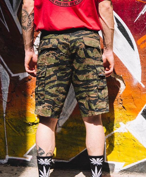 COLOR I-5 CARGO SHORT TIGER STRIPE CAMO