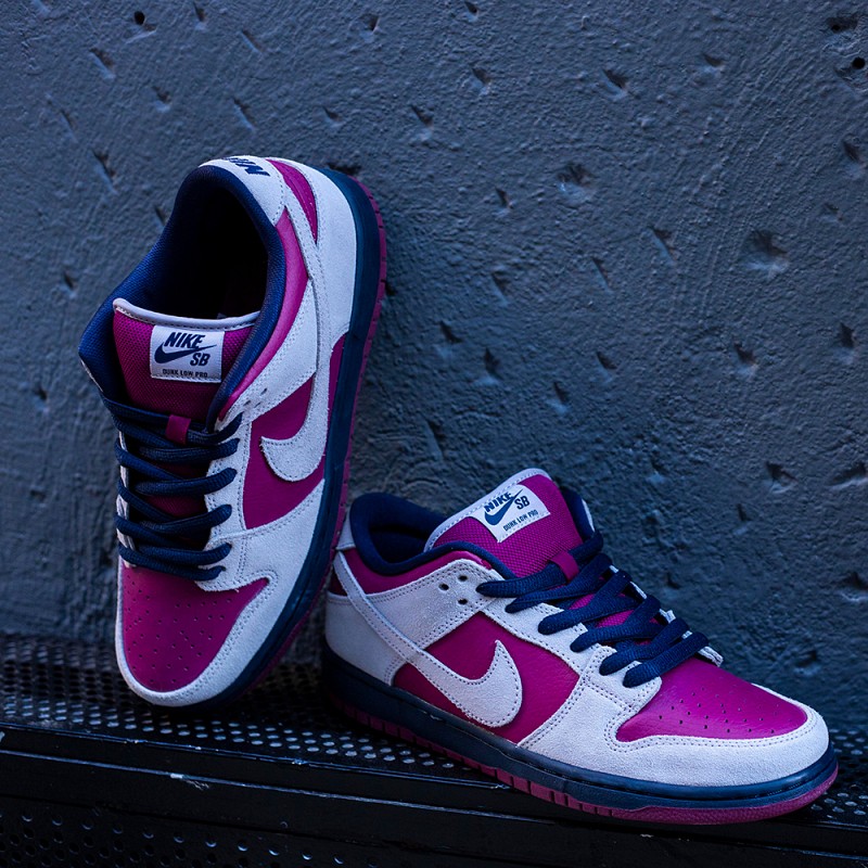 NIKE SB DUNK LOW PRO ATMOSPHERE GREY/TRUE BERRY/OBSIDIAN/ATMOSPHERE GREY