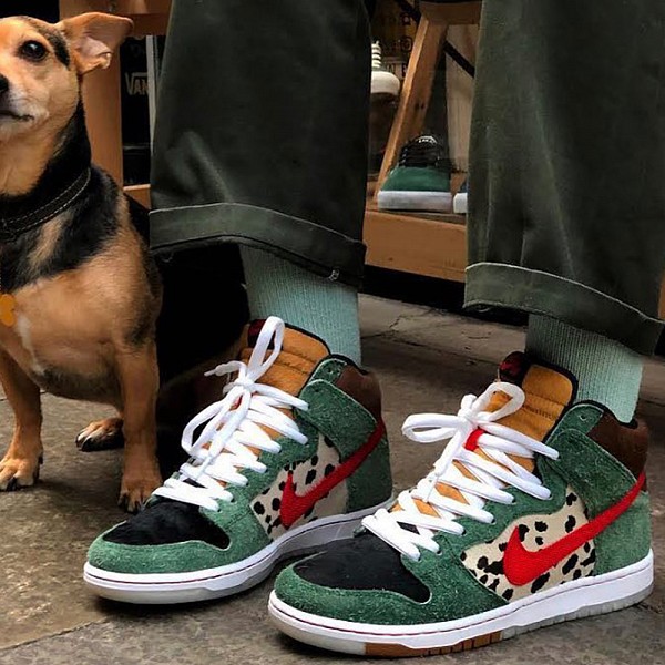 NIKE SB 'WALK THE DOG' DUNK HIGH PRO FIR/UNIVERSITY RED