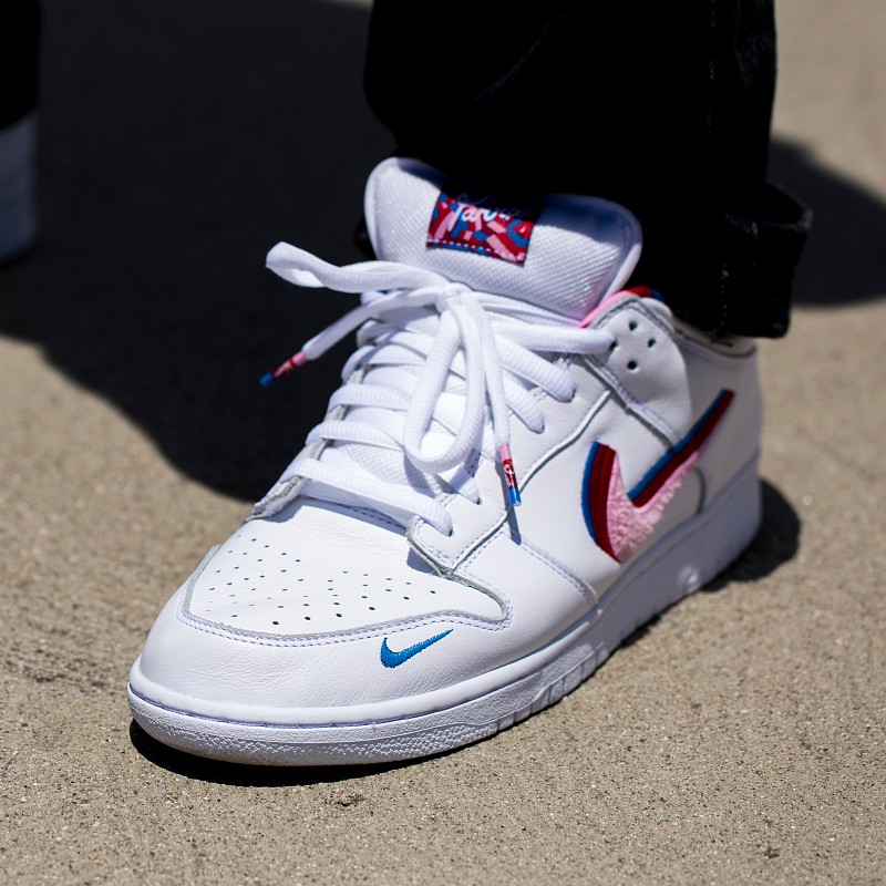 NIKE SB X PARRA DUNK LOW OG WHITE/PINK RISE/GYM RED/MILITARY BLUE