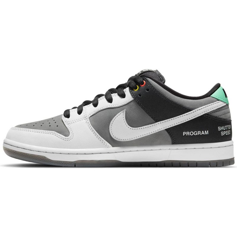 NIKE SB DUNK LOW VX1000 CAMCORDER SMOKE GREY/PURE PLATINUM-OFF NOIR