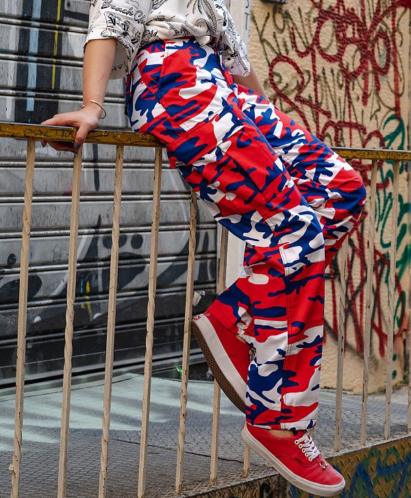 COLOR I-5 CARGO PANTS RED/BLUE CAMO