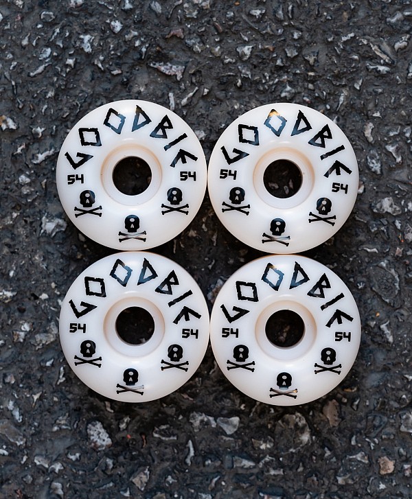 GOODBIE SKULLS WHEELS 54mm WHITE