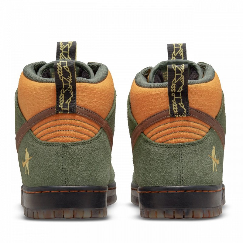 NIKE SB X PASS~PORT DUNK HIGH PRO WORKBOOT CARBON GREEN/CIDER/WHEAT GOLD