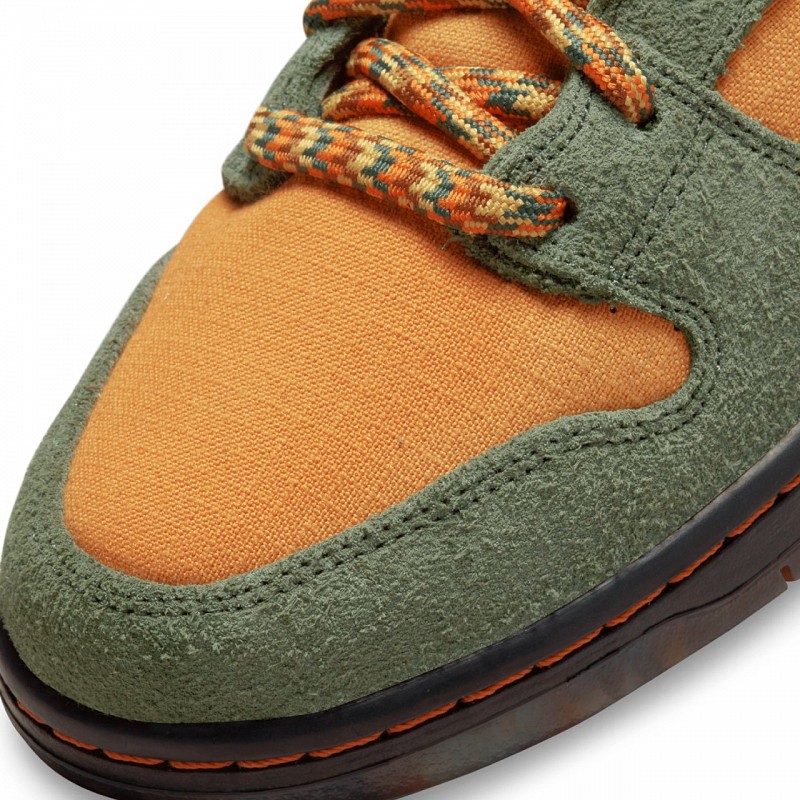 NIKE SB X PASS~PORT DUNK HIGH PRO WORKBOOT CARBON GREEN/CIDER/WHEAT GOLD
