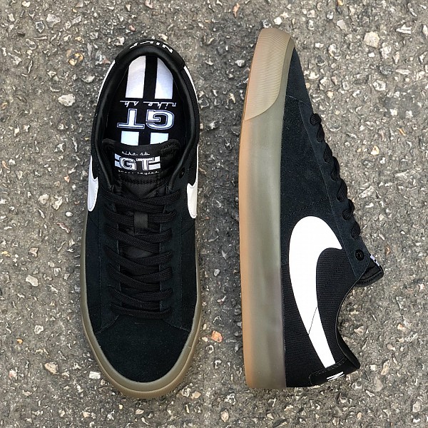 NIKE SB BLAZER LOW PRO GT BLACK/WHITE/GUM