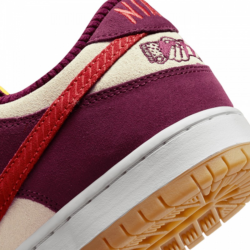 NIKE SB X SKATE LIKE A GIRL DUNK LOW PRO DARK BEETROOT/LT CRIMSON-LIGHT BONE