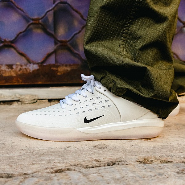 NIKE SB NYJAH 3 WHITE/BLACK-SUMMIT WHITE-HYPER PINK