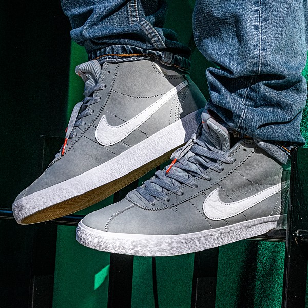 NIKE SB WOMENS BRUIN HI 'ORANGE LABEL' ISO WOLF GREY/WHITE-WOLF GREY