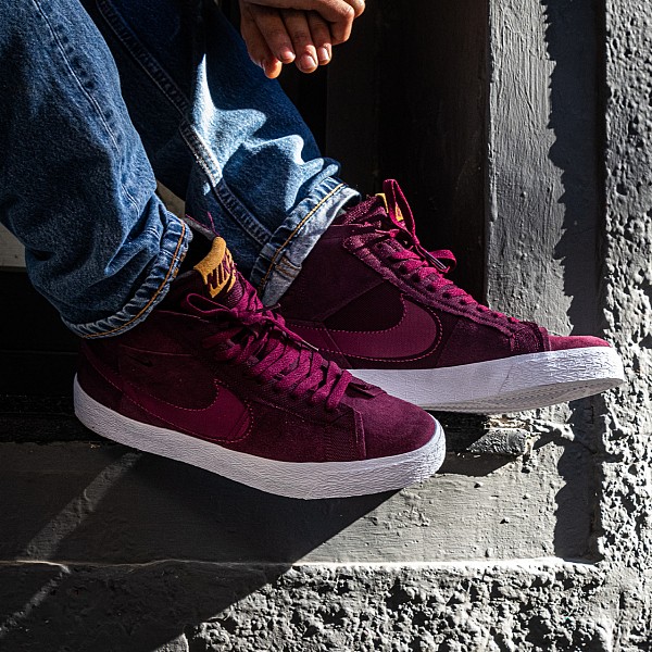 NIKE SB BLAZER MID PREMIUM NIGHT MAROON/NIGHT MAROON/WHITE/ROSEWOOD