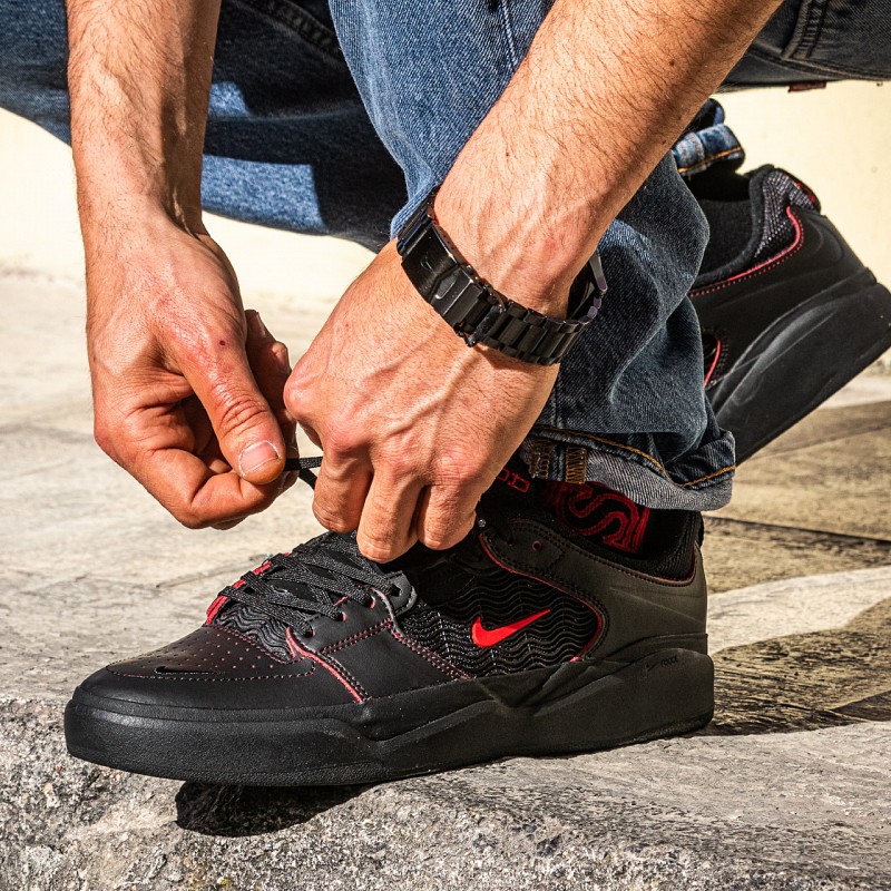 NIKE SB ISHOD WAIR PREMIUM BLACK/UNIVERSITY RED-BLACK-BLACK