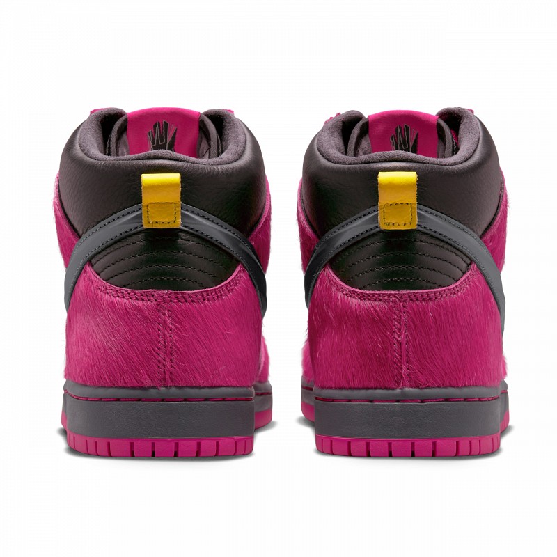 NIKE SB X RUN THE JEWELS DUNK HIGH PRO ACTIVE PINK/BLACK-METALLIC GOLD