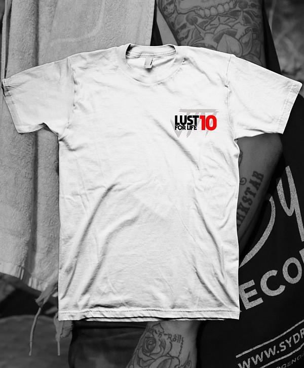 COLOR X CHELSEA JIM TEE WHITE