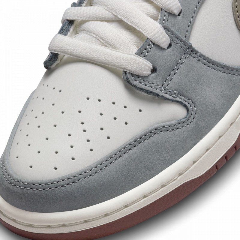 NIKE SB X YUTO HORIGOME DUNK LOW WOLF GREY/IRON GREY-SAIL