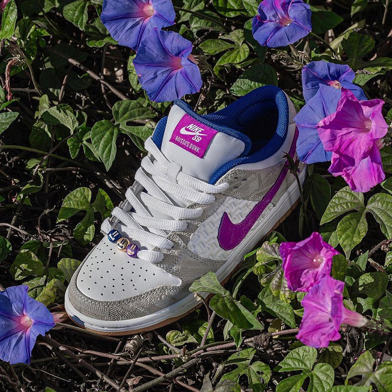NIKE SB X RAYSSA LEAL DUNK LOW PREMIUM PURE PLATINUM/DEEP ROYAL BLUE