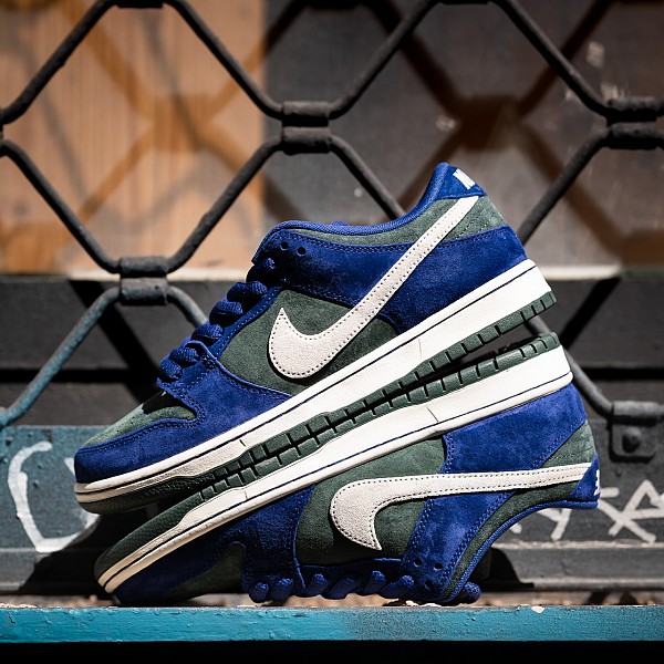 NIKE SB DUNK LOW PRO DEEP ROYAL BLUE/SAIL-VINTAGE GREEN