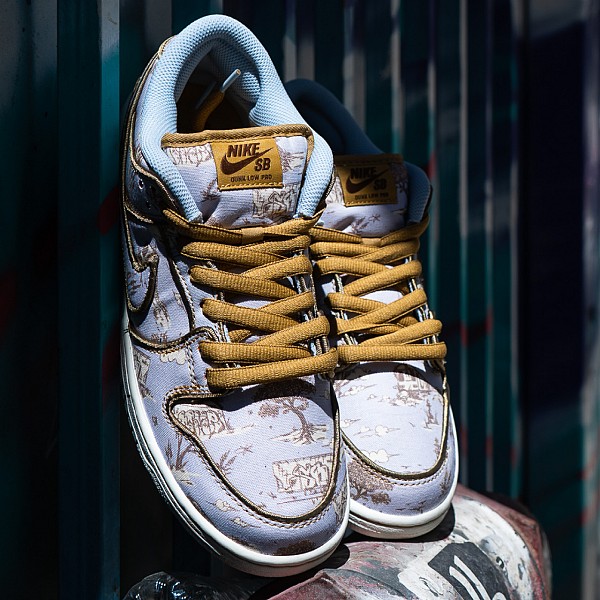 NIKE SB DUNK LOW PRO PREMIUM 'PASTORAL PRINT' FOOTBALL GREY/COCONUT MILK-KHAKI