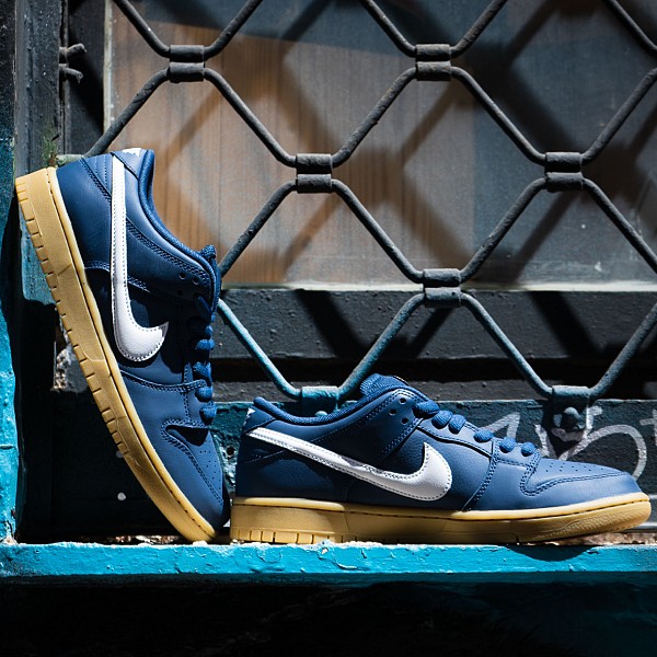 NIKE SB DUNK LOW PRO NAVY/WHITE NAVY/GUM LIGHT BROWN