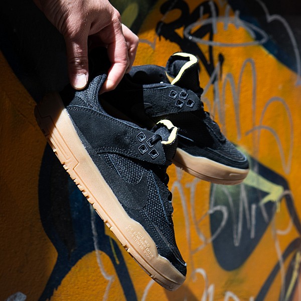 NIKE SB DAY ONE KIDS' SHOE BLACK/BLACK-GUM LIGHT BROWN-WHITE