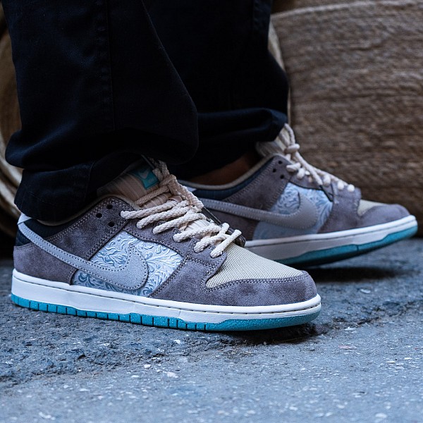 NIKE SB DUNK LOW PRO 'BIG MONEY SAVINGS' BAROQUE BROWN/SUMMIT WHITE-SANDDRIFT