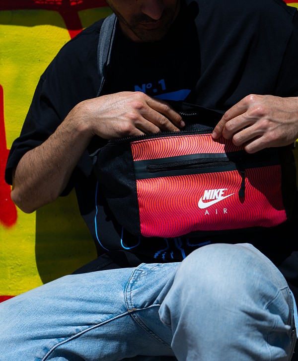 NIKE ELEMENTAL PREMIUM WAISTPACK AIR WAVEY BLACK/BLACK/WHITE