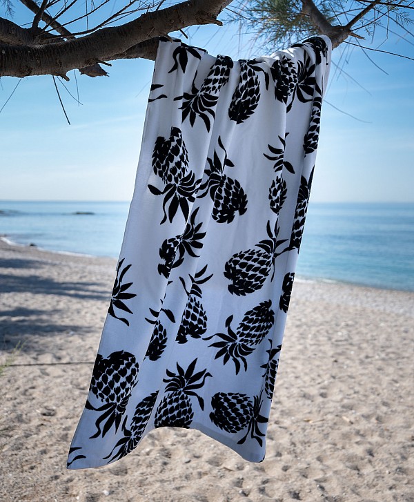 SLOWTIDE PINEAPPS TOWEL CREAM