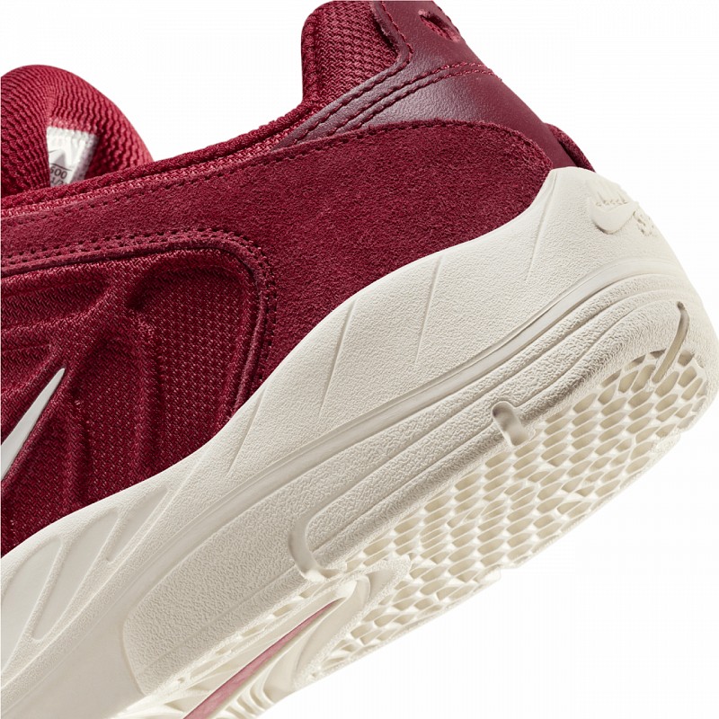 NIKE SB VERTEBRAE TEAM RED/SAIL-TEAM RED-SAIL