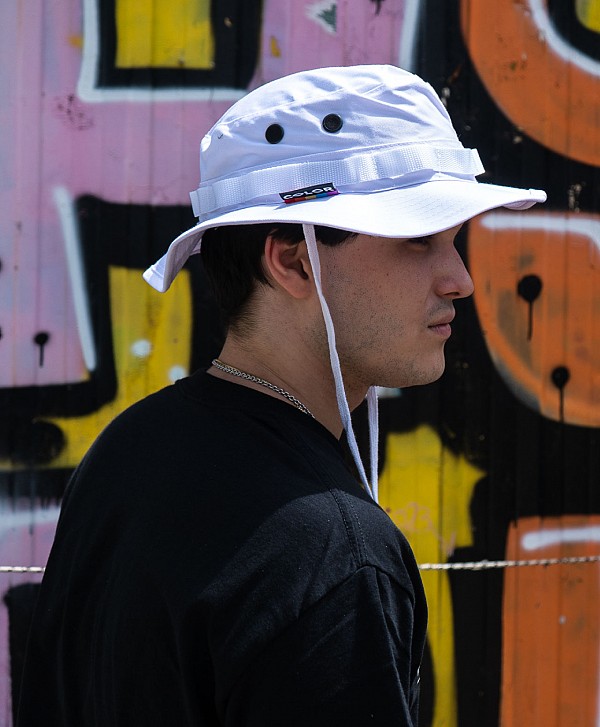 COLOR I-5 LACED BUCKET HAT WHITE