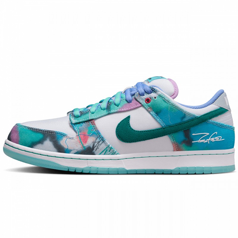 NIKE SB X FUTURA LABORATORIES DUNK LOW PRO BLEACHED AQUA/GEODE