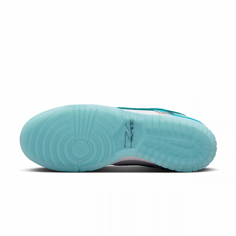 Futura × Nike SB \"White and Geode Teal\" Nike SB Dunk Low x Futura Laboratories 'White and Geode Teal