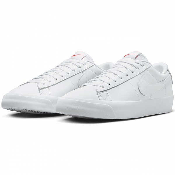NIKE SB 'ORANGE LABEL' BLAZER LOW PRO GT WHITE/WHITE