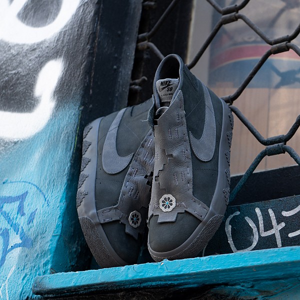 NIKE SB X DIʼORR GREENWOOD BLAZER MID 'DINÉ' ANTHRACITE/DARK SMOKE GREY
