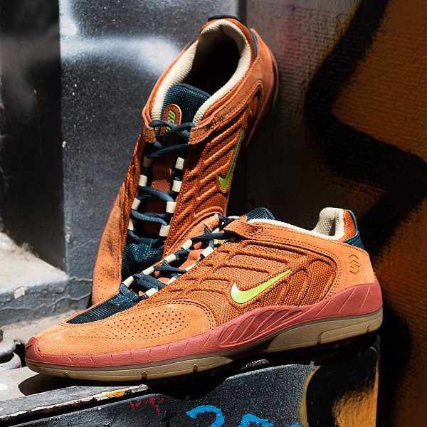 NIKE SB VERTEBRAE DARK RUSSET/PEAR-DESERT ORANGE