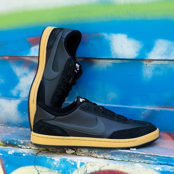 NIKE SB FC CLASSIC BLACK/ANTHRACITE-BLACK-VIVID ORANGE