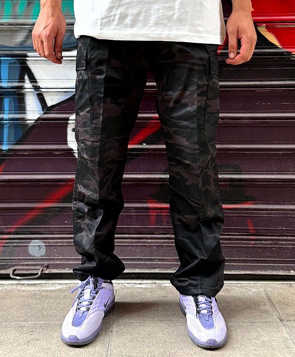 COLOR I-5 CARGO PANTS STEALTH BLACK CAMO