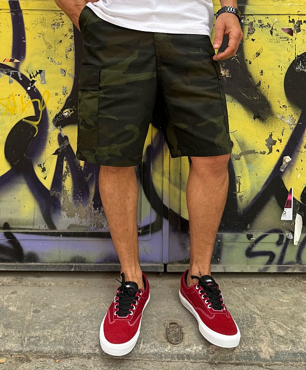 COLOR I-5 CARGO SHORT STEALTH WOODLAND CAMO