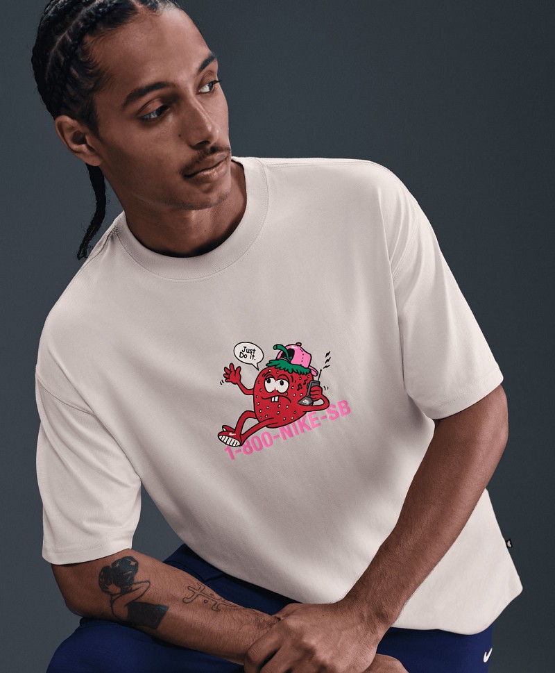 NIKE SB MAX 90 OC FLIP PHONE TEE LIGHT BONE