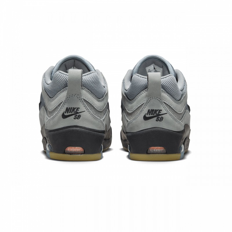 靴 Nike SB Ishod 2 \"Cool Grey\" Nike SB's Clean Air Max Ishod Gets Its Coolest Colorway Yet