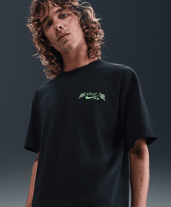 NIKE SB MAX 90 VASE TEE BLACK