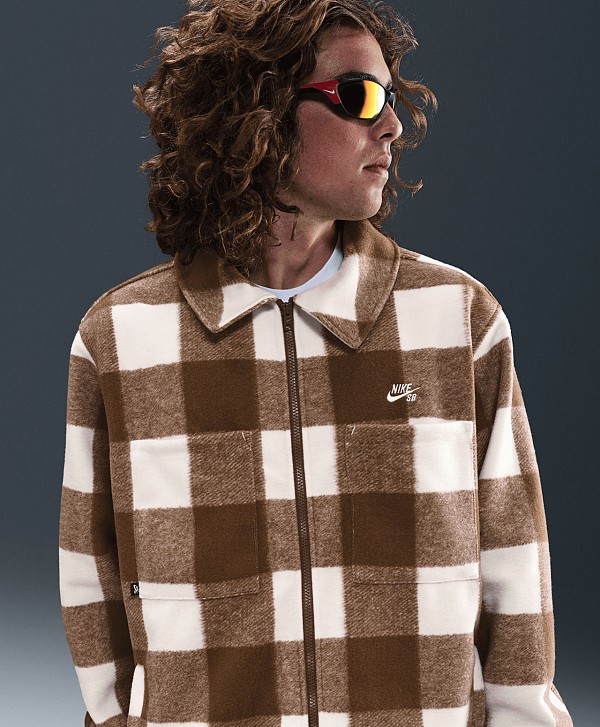 NIKE SB ESSENTIAL SHACKET SAIL/MOSSWOOD BROWN/WHITE