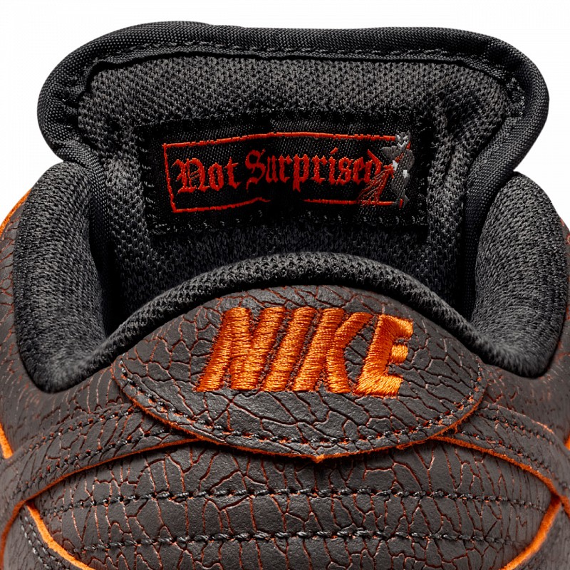 NIKE SB DUNK LOW PRO KRAMPUS DARK SMOKE GREY/CAMPFIRE ORANGE-BLACK