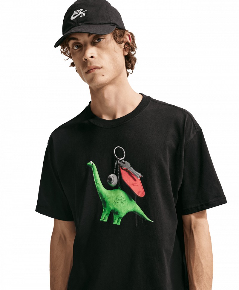 NIKE SB DINO KEYCHAIN TEE BLACK