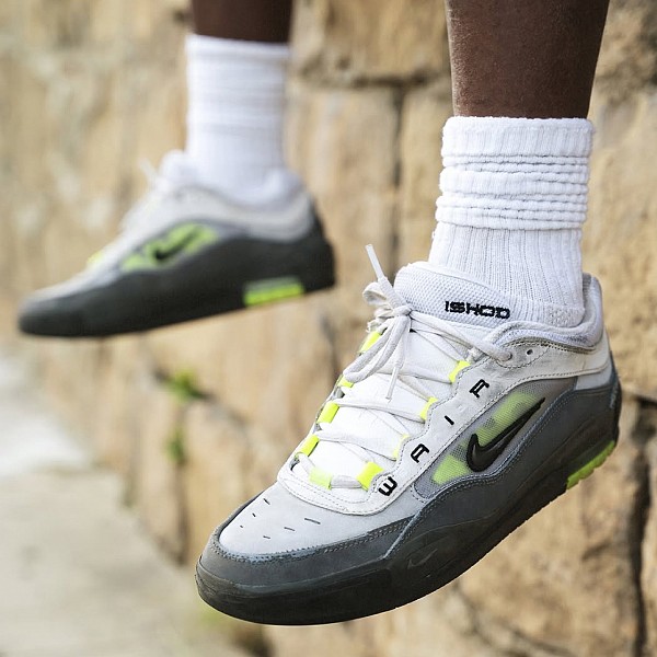 NIKE SB ISHOD 2 BLACK/NEON YELLOW-ANTHRACITE-LIGHT GRAPHITE