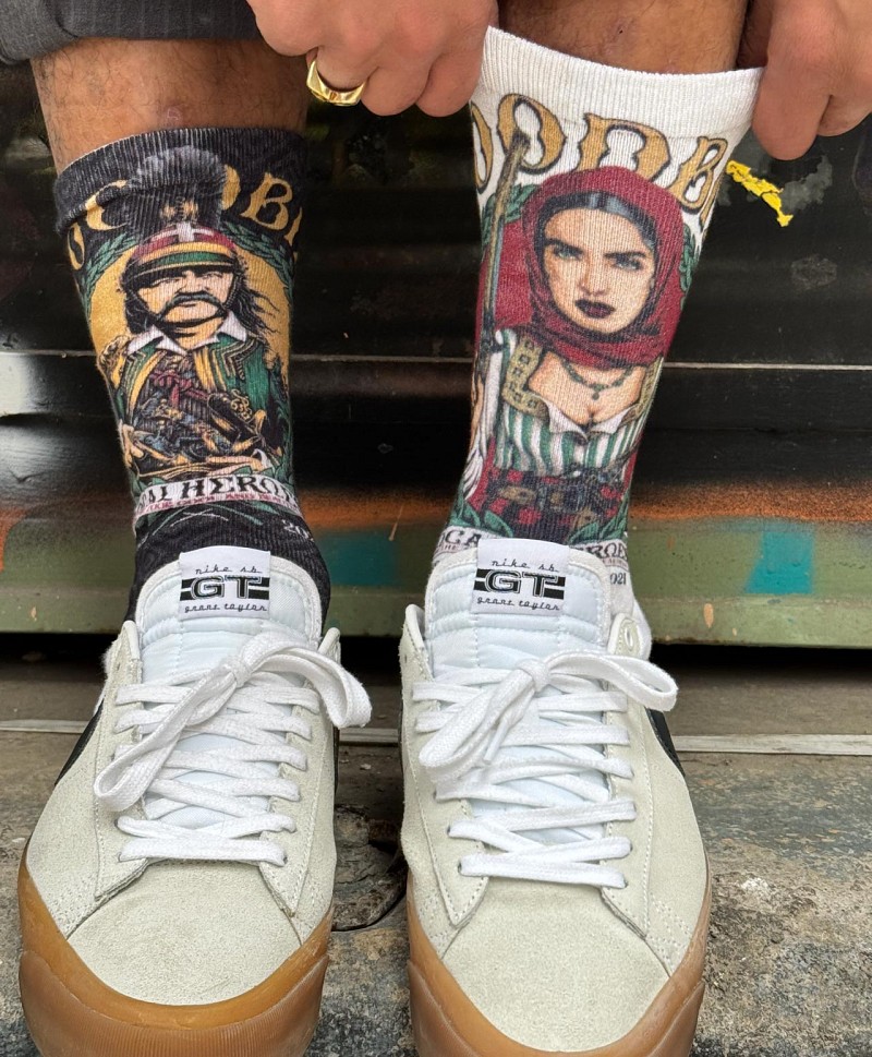 GOODBIE LEGENDS ROMANCE CREW SOCKS