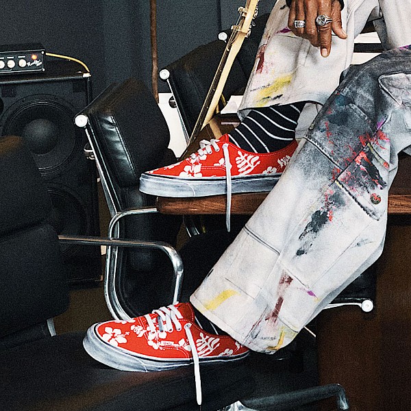 VANS LX AUTHENTIC 44 ARCHIVE RED
