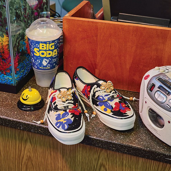 VANS LX AUTHENTIC 44 NEEDLEWORK MULTI